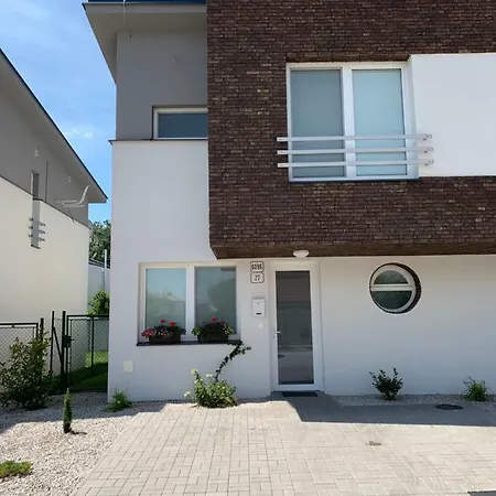 Flower Apartman *